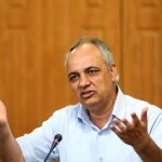 واکنش زیدآبادی به تشویق پزشکیان توسط شریعتمداری / دست‌مریزاد گفتن آسیب می‌زند