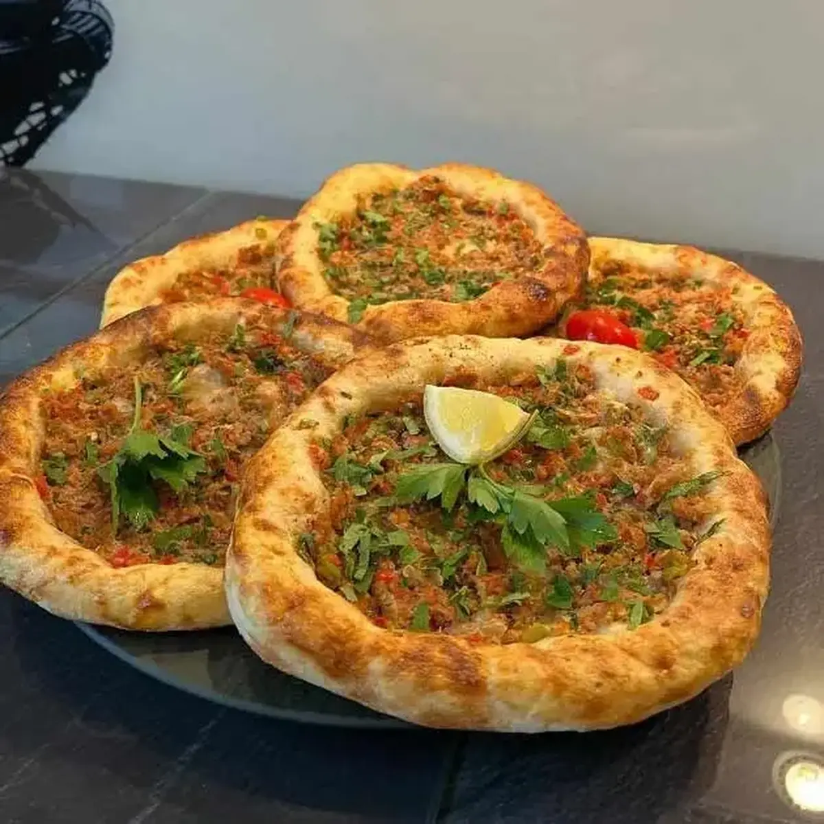 طرز تهیه پیتزا ترکی خوشمزه و پر ملات با روش خانگی