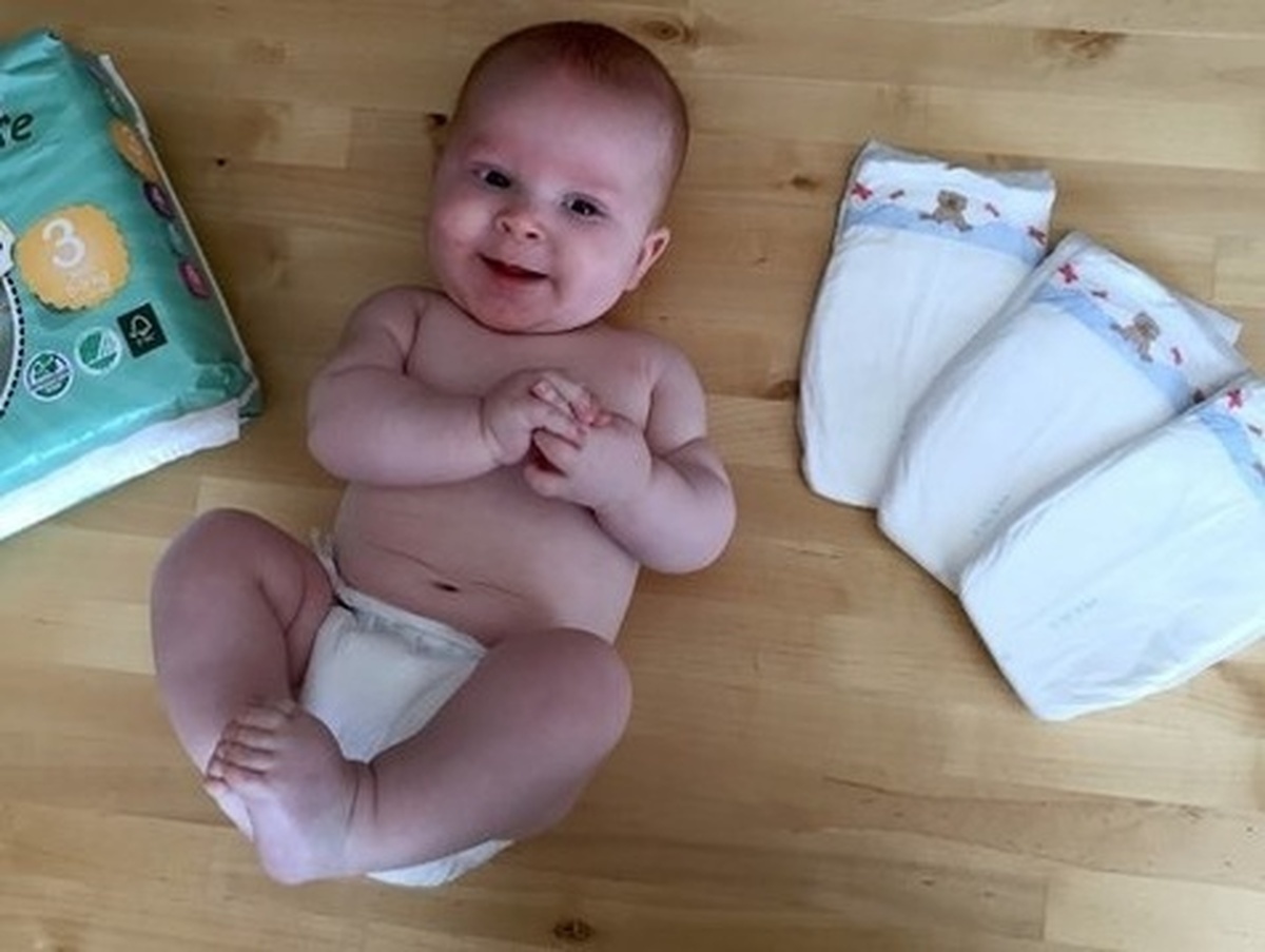 کار مردم به خرید قسطی پوشک بچه رسید