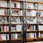 خداحافظی با گرد و غبار؛ روش‌های طلایی برای تمیز کردن کتابخانه در شب عید