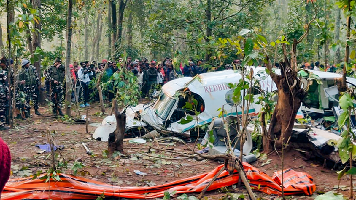  ۷ کشته در سقوط آمبولانس هوایی در هند + فیلم