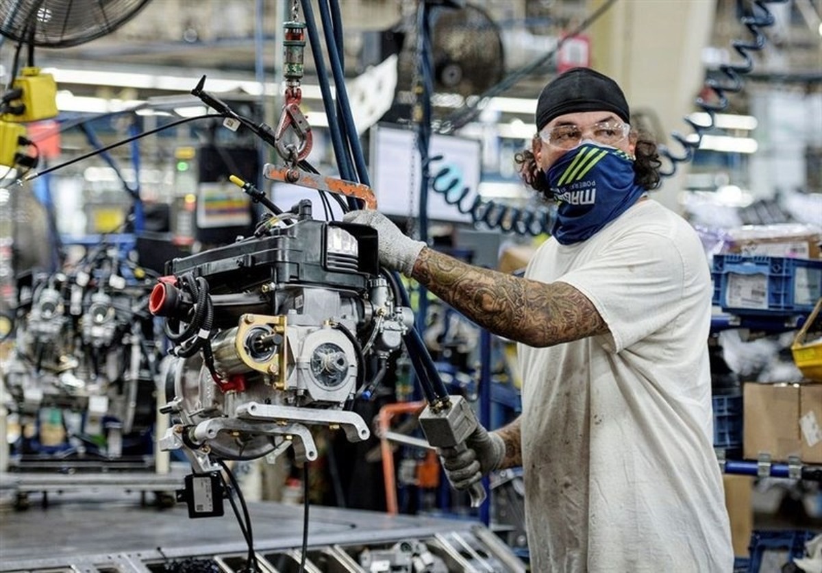 ضربه جدید به اقتصاد آمریکا / کارخانه‌ها با کاهش سفارش مواجه شدند!