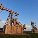 افت هفتگی قیمت نفت در پی تحولات دیپلماتیک