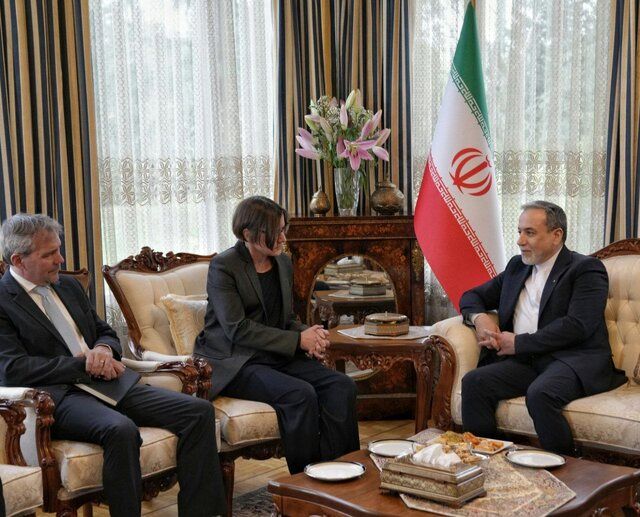 عراقچی با رئیس کمیته بین‌المللی صلیب سرخ دیدار کرد