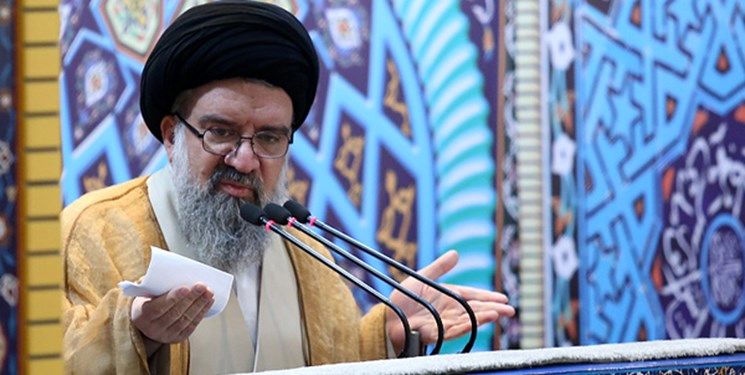 آنها که با قلم زهرآگین خود بیانیه می‌دهند بدانند مردم با ولایت خواهند ماند/ کلید فضای مجازی در دست آمریکا است