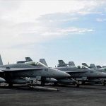 افشاگری یک رسانه عبری از تحرکات مشکوک نظامی / فرود ۱۲ بمب افکن رادارگریز اف-۲۲ آمریکایی در یک پایگاه هوایی در «اسرائیل»