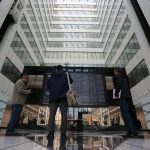 نوسان بورس میان دو نیروی امید و ریسک/ شاخص کل زیر سایه ریسک‌های سیاسی و انتظارات تورمی چه فراز و فرودهایی داشت؟