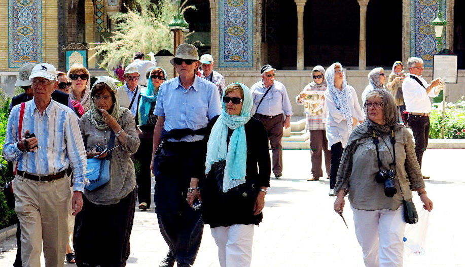 خواب بد مجلس برای توریسم خارجی | اخذ عوارض ۵ یورویی از گردشگران چه عواقبی دارد؟