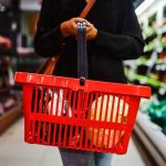 هزینه‌های یک «زندگی معمولی»؛ با حداقل حقوق در ماه چقدر می‌توان دوام آورد؟