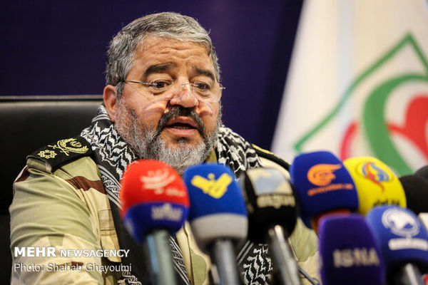 دشمن با بزرگ‌نمایی سایه جنگ به‌دنبال تحمیل مذاکره تحت فشار است