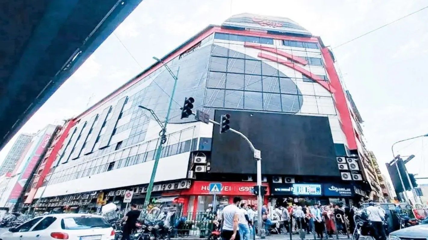 بازار بی‌مشتری، ۴۰ روز بعد از شروع اعتراضات از دل علاءالدین و چارسو