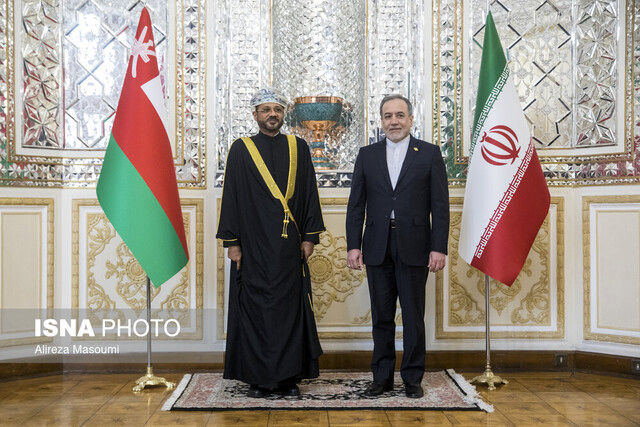 دیدار عراقچی با وزیر خارجه عمان پیش از مذاکرات ایران و آمریکا