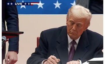 ترامپ فرمان تعرفه ۱۰ درصدی بر واردات از همه کشورها را امضا کرد