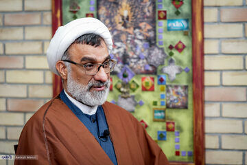 به ساز سنتور علاقه‌مندم/ روی موسیقی راک، متال و هوی متال و بلک متال و بلوز و جز مطالعه داشتم