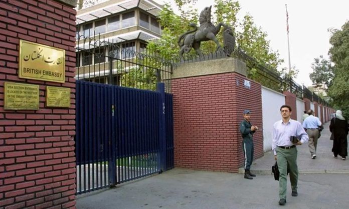 انگلیس خواستار خروج کارکنان سفارت از ایران شد