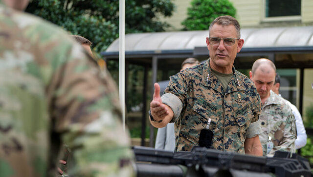 فرمانده ارشد آمریکایی در سفری اعلام نشده به ونزوئلا رفت