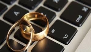 تبلیغات سایت‌های همسریابی در متروی مشهد +عکس