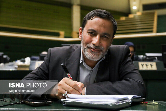 اظهارات مهم نماینده مجلس درباره افزایش حقوق ها در سال 1405