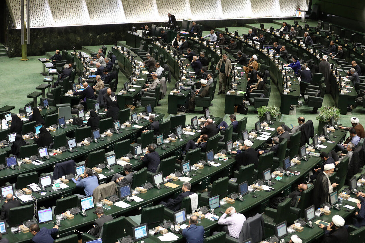 مجوز دولت برای دریافت ۲۰ میلیارد یورو فاینانس در سال آینده