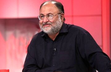 حمله فعال سیاسی اصولگرا به عراقچی و لاریجانی؛ با هر بار مذاکره با شیطان بزرگ فریب می خورند، عبرت نمی گیرند و دوباره تن به کلاهبرداری آمریکا می دهند!